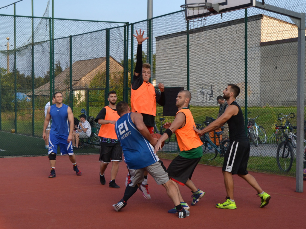Nocny streetball
