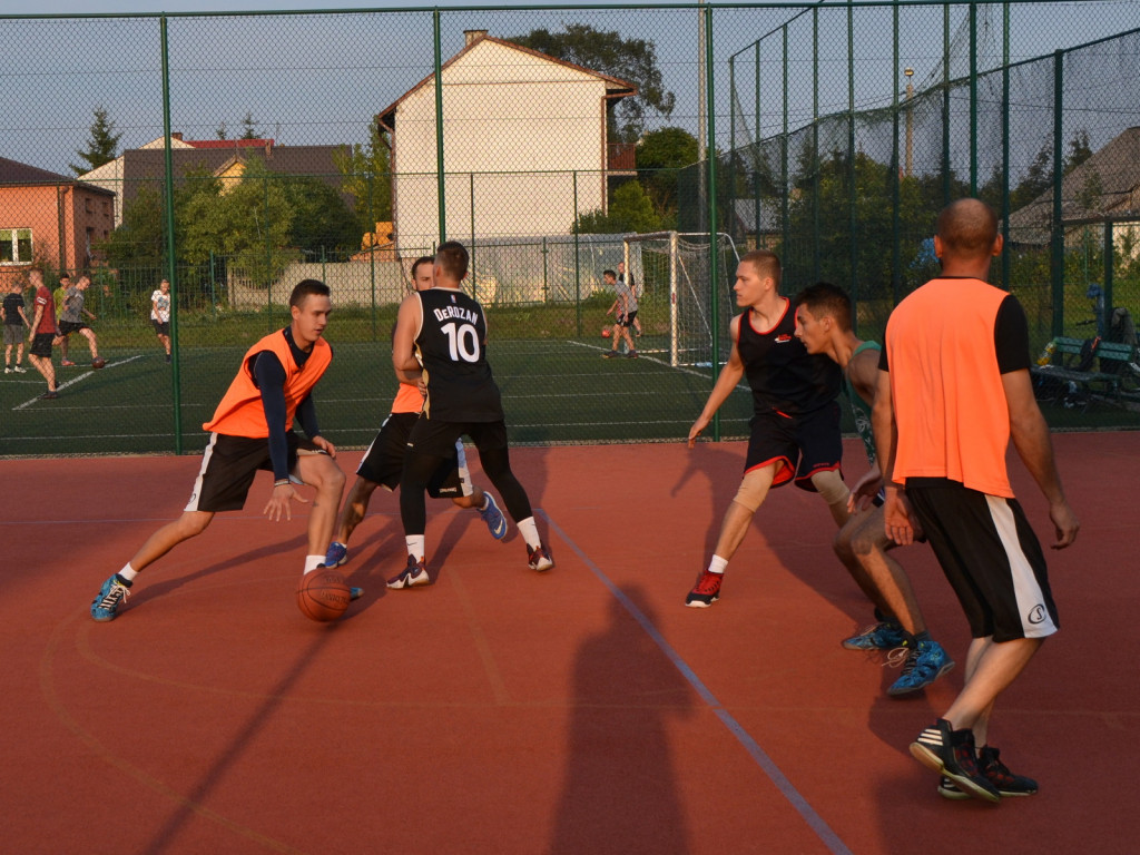 Nocny streetball