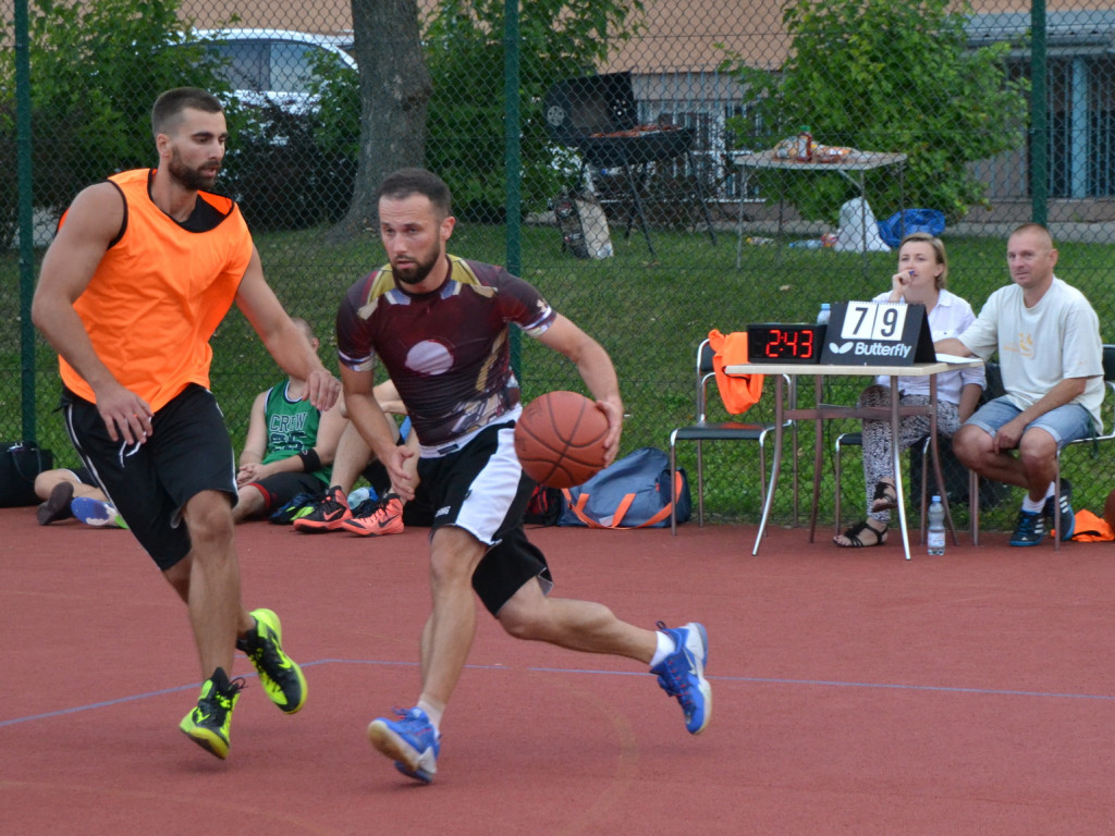 Nocny streetball