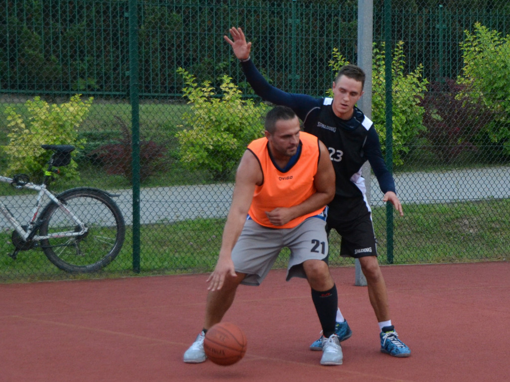 Nocny streetball