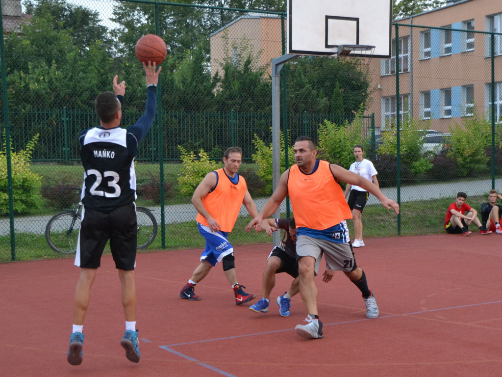 Nocny streetball