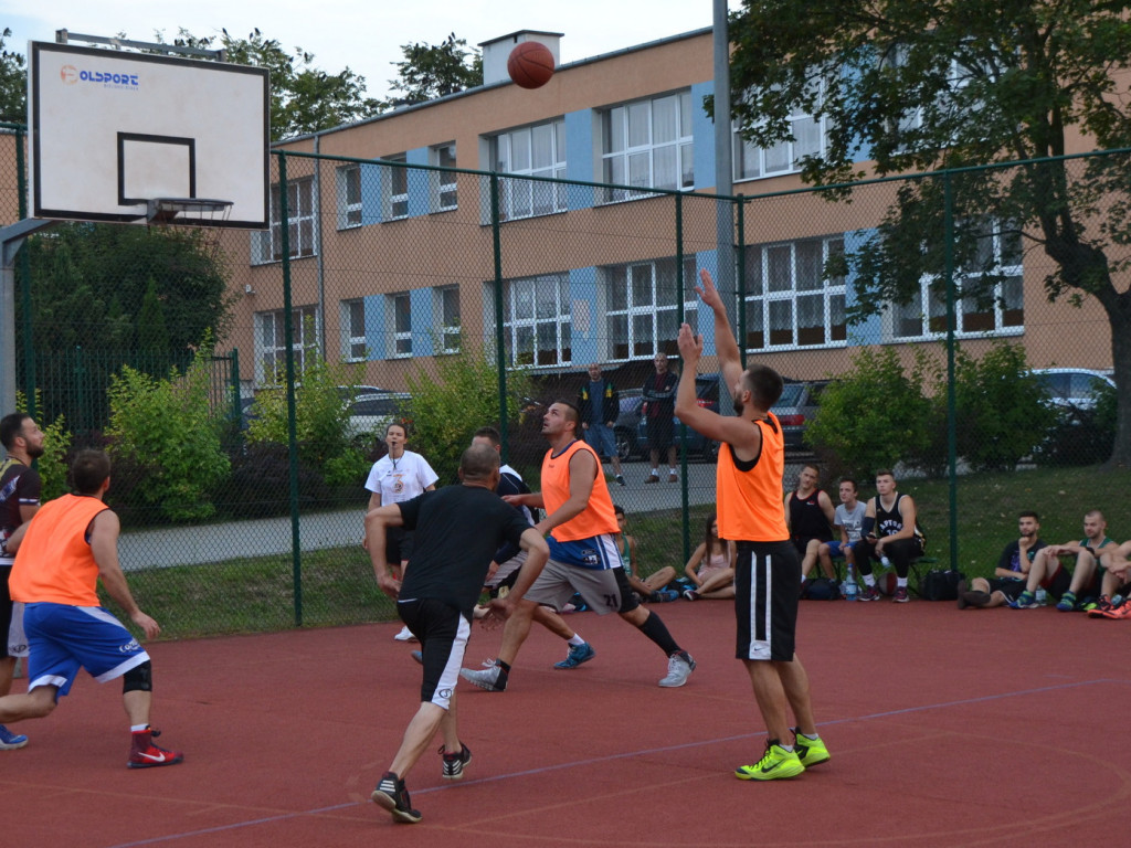 Nocny streetball