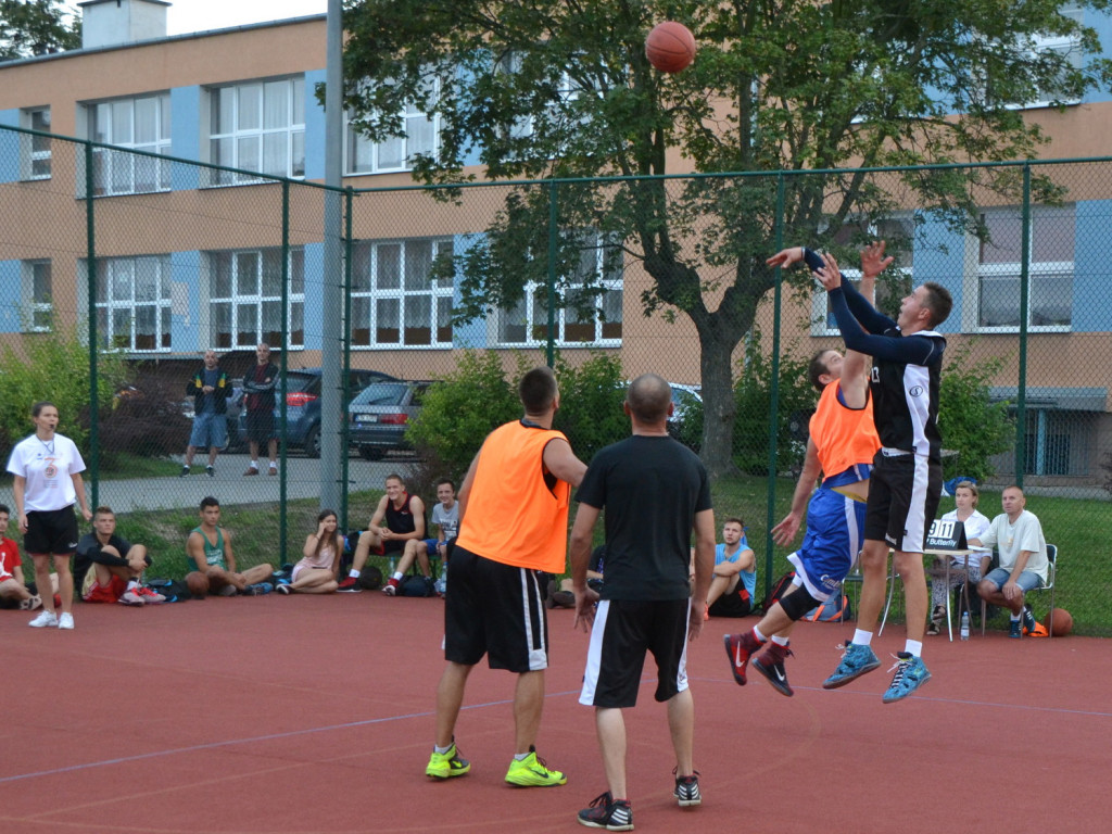 Nocny streetball