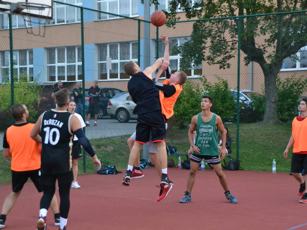 Nocny streetball