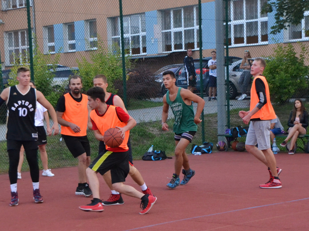 Nocny streetball