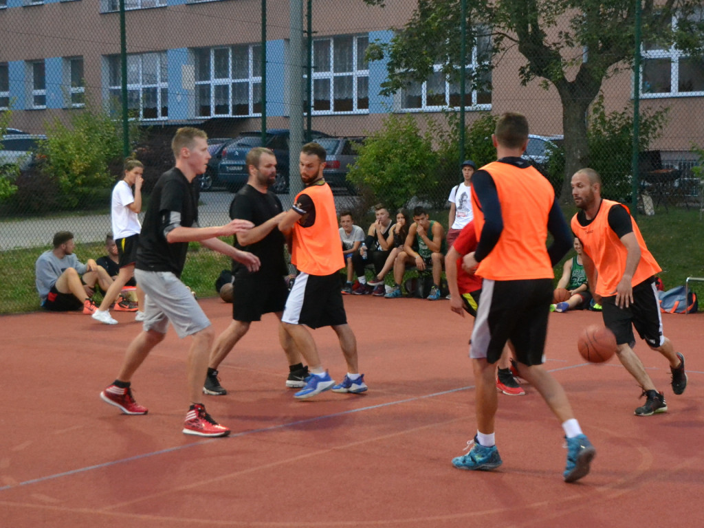 Nocny streetball