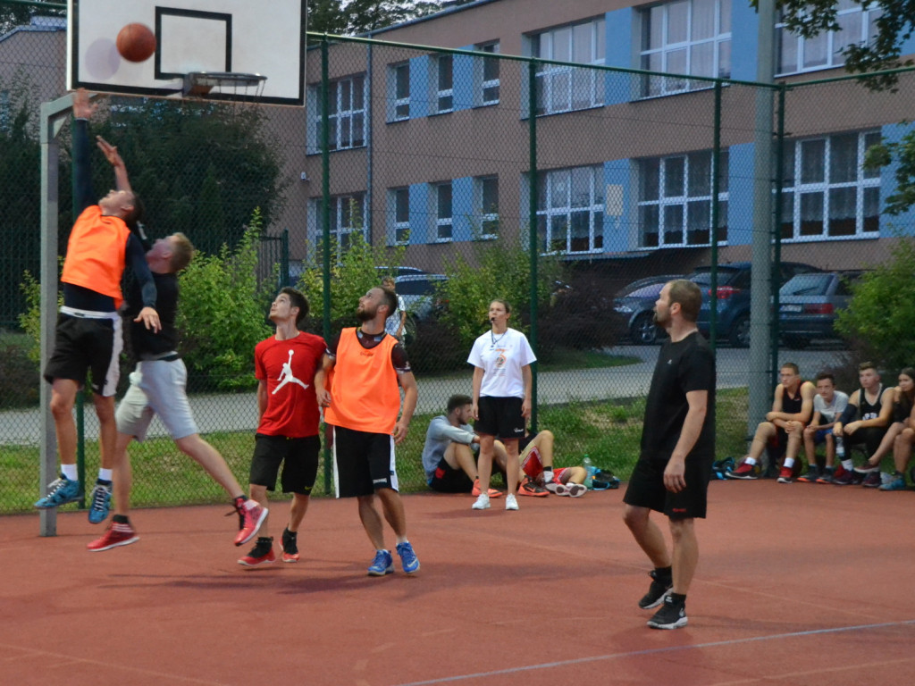 Nocny streetball