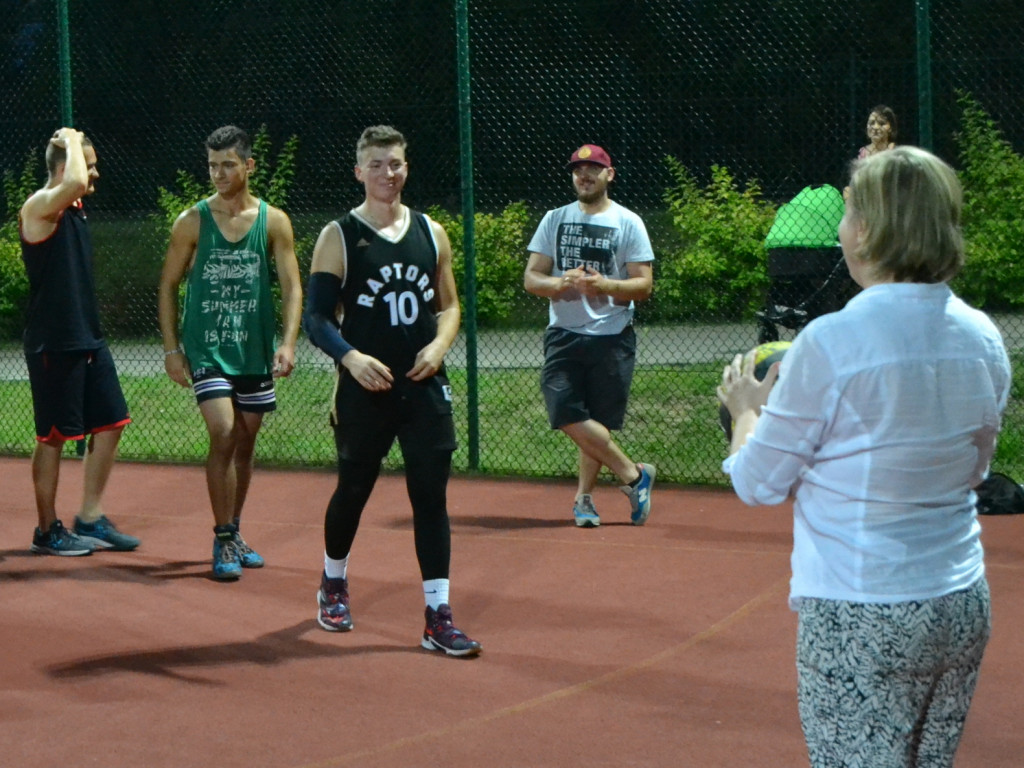 Nocny streetball
