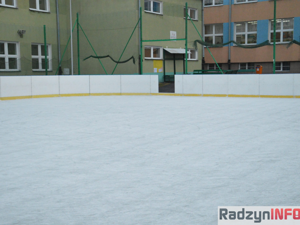 Biały Orlik przy SP 2