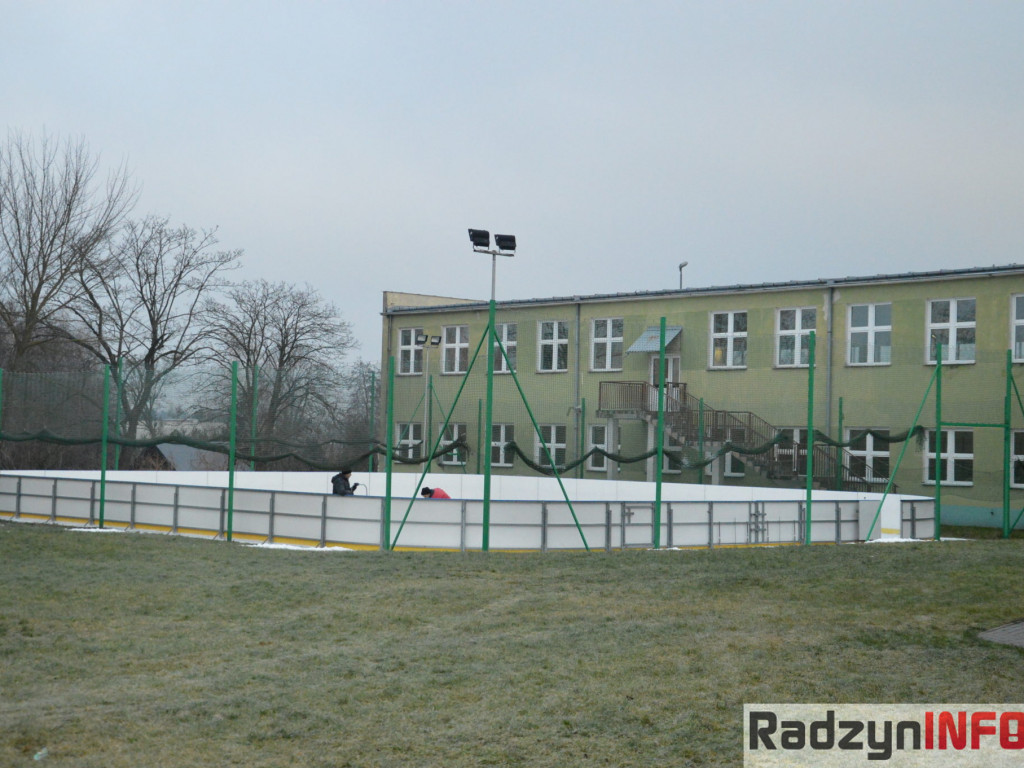 Biały Orlik przy SP 2