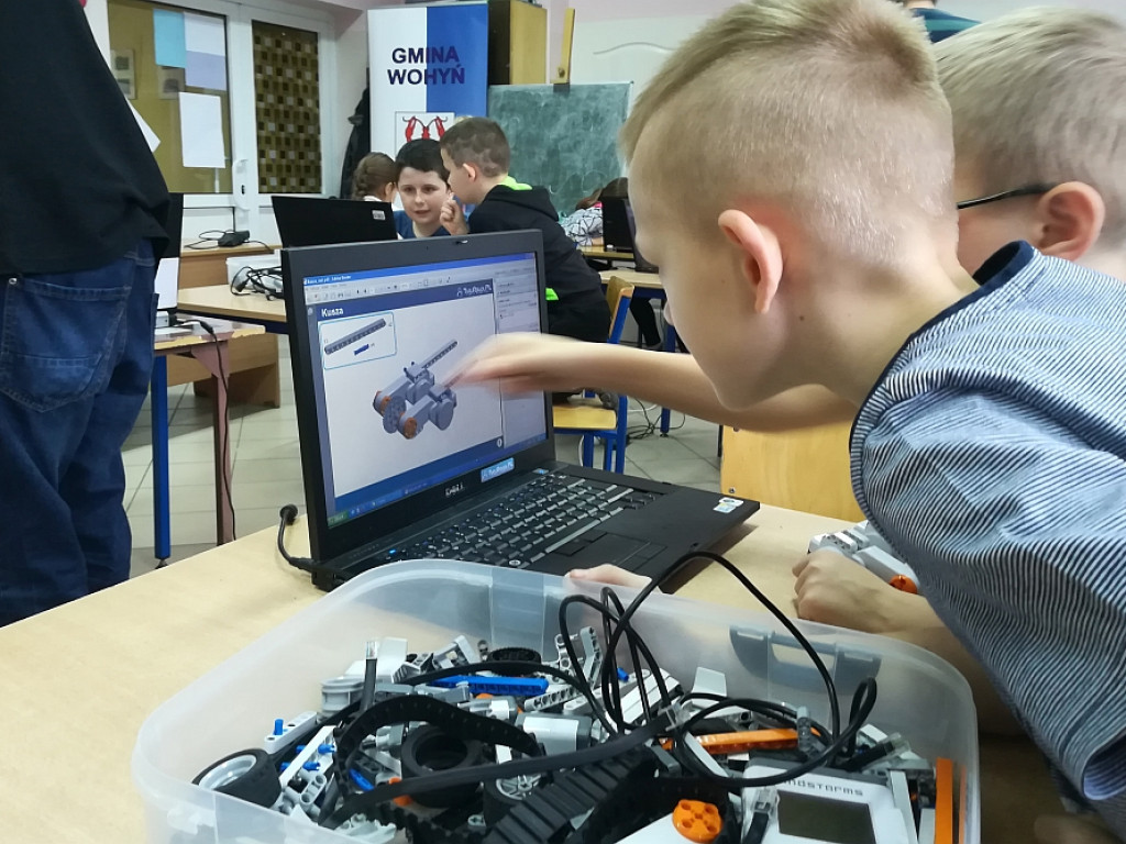 Warsztaty z robotyki i astronomii w Gminie Wohyń