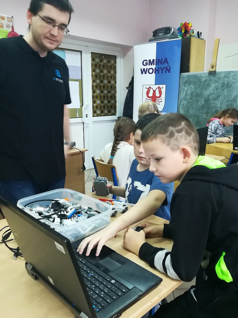 Warsztaty z robotyki i astronomii w Gminie Wohyń