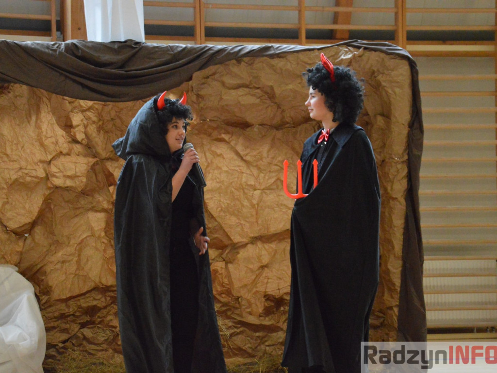 Wesołe jasełka w I LO