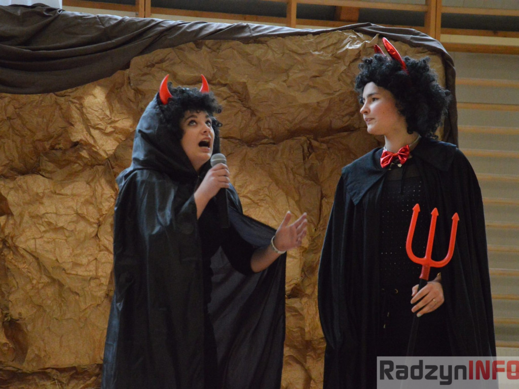 Wesołe jasełka w I LO