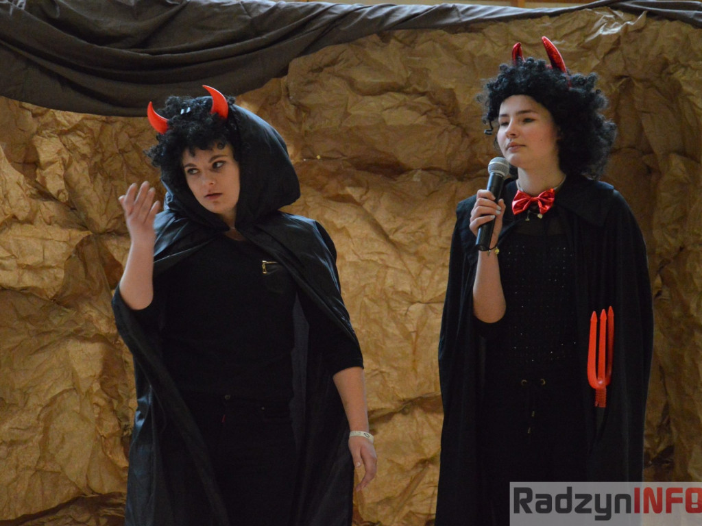 Wesołe jasełka w I LO