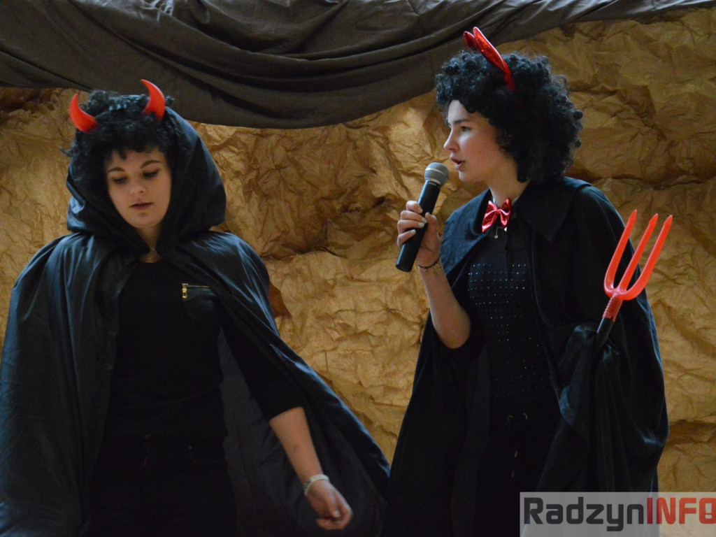 Wesołe jasełka w I LO