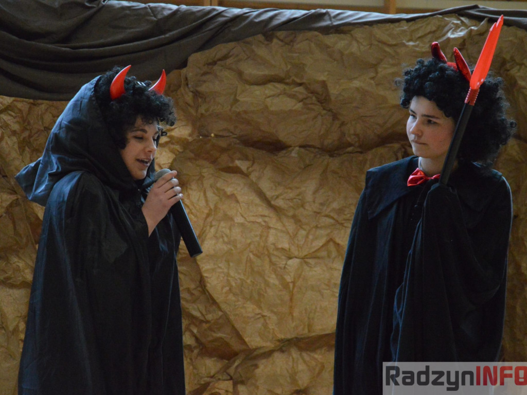 Wesołe jasełka w I LO