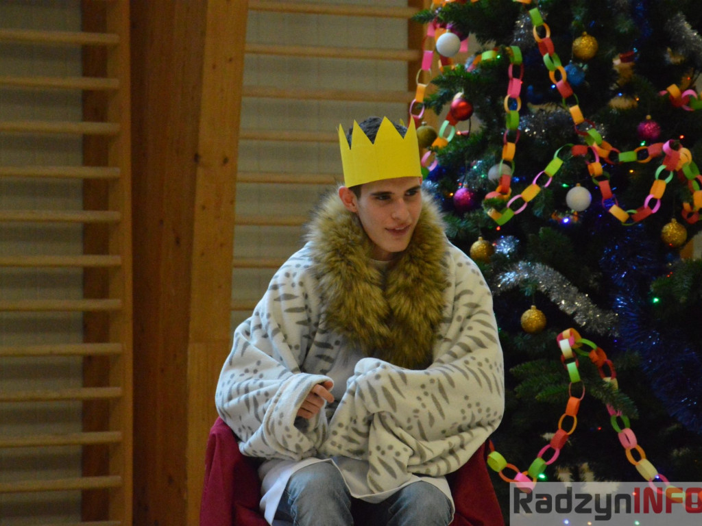 Wesołe jasełka w I LO