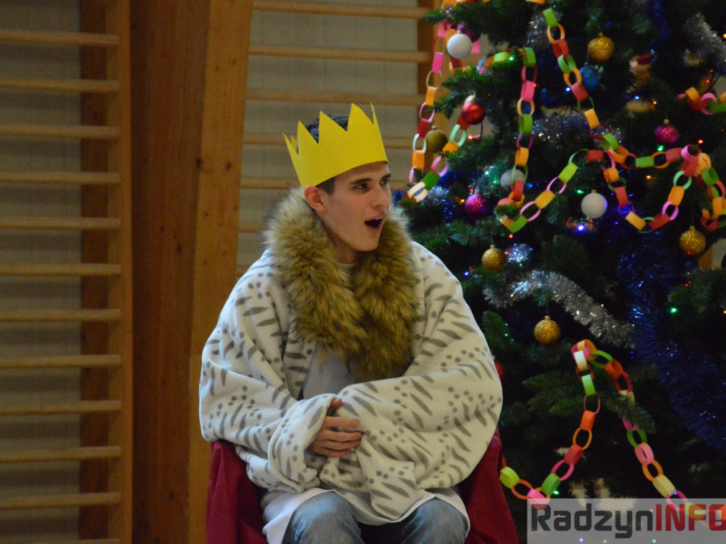 Wesołe jasełka w I LO