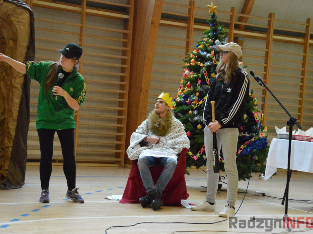 Wesołe jasełka w I LO