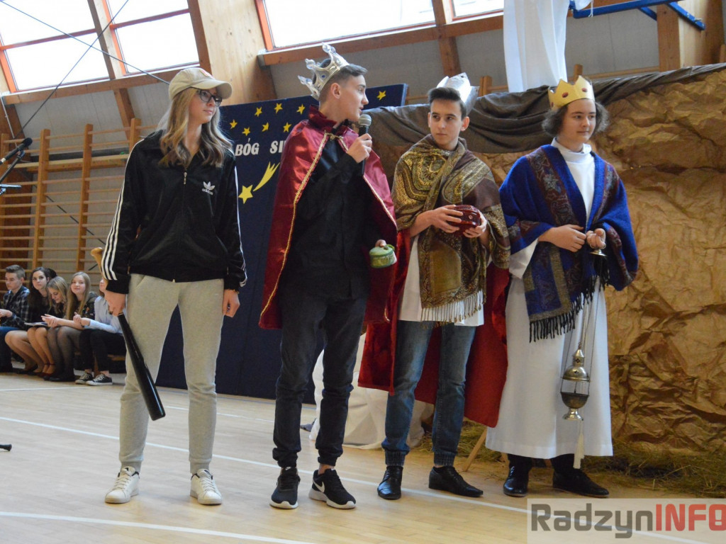 Wesołe jasełka w I LO