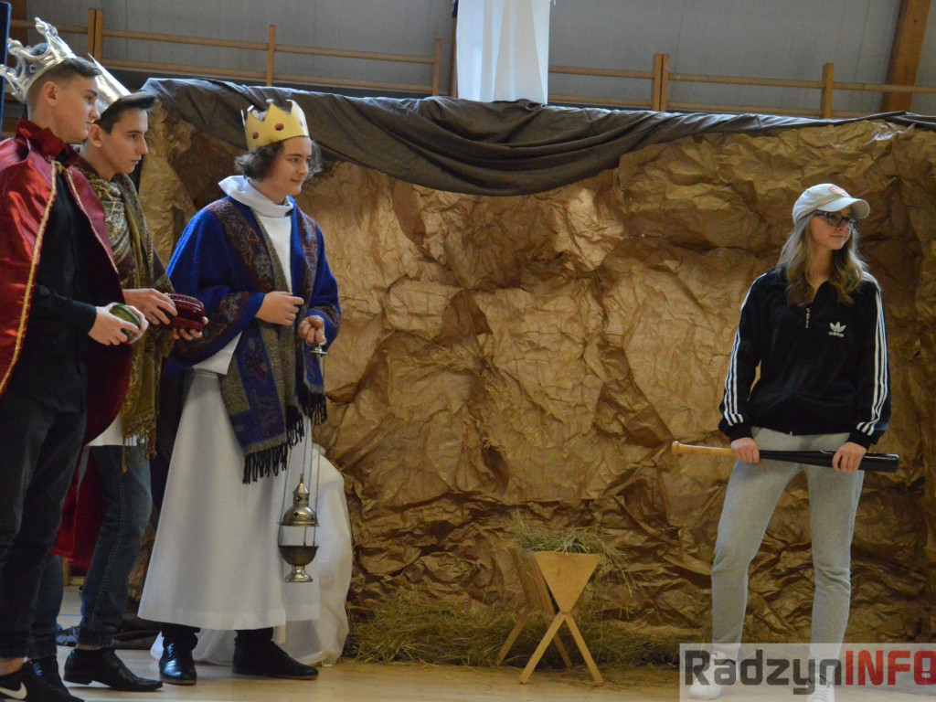 Wesołe jasełka w I LO