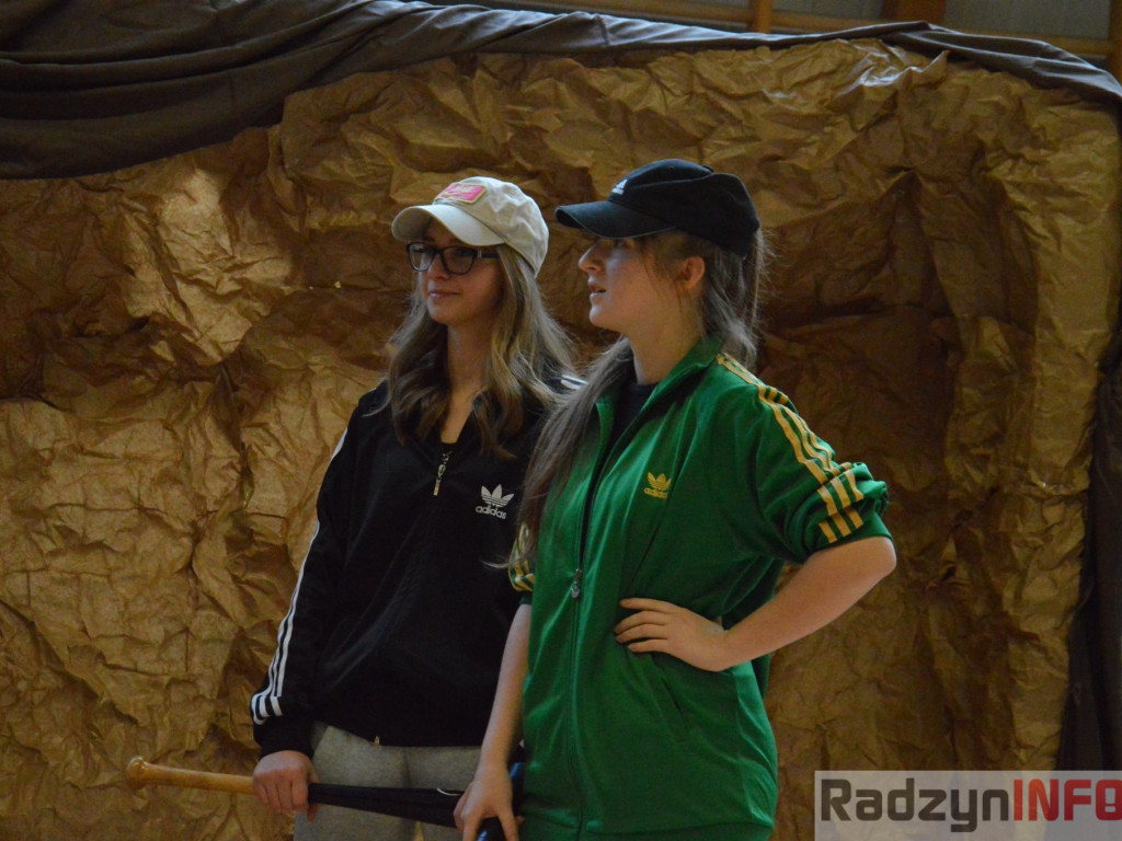 Wesołe jasełka w I LO