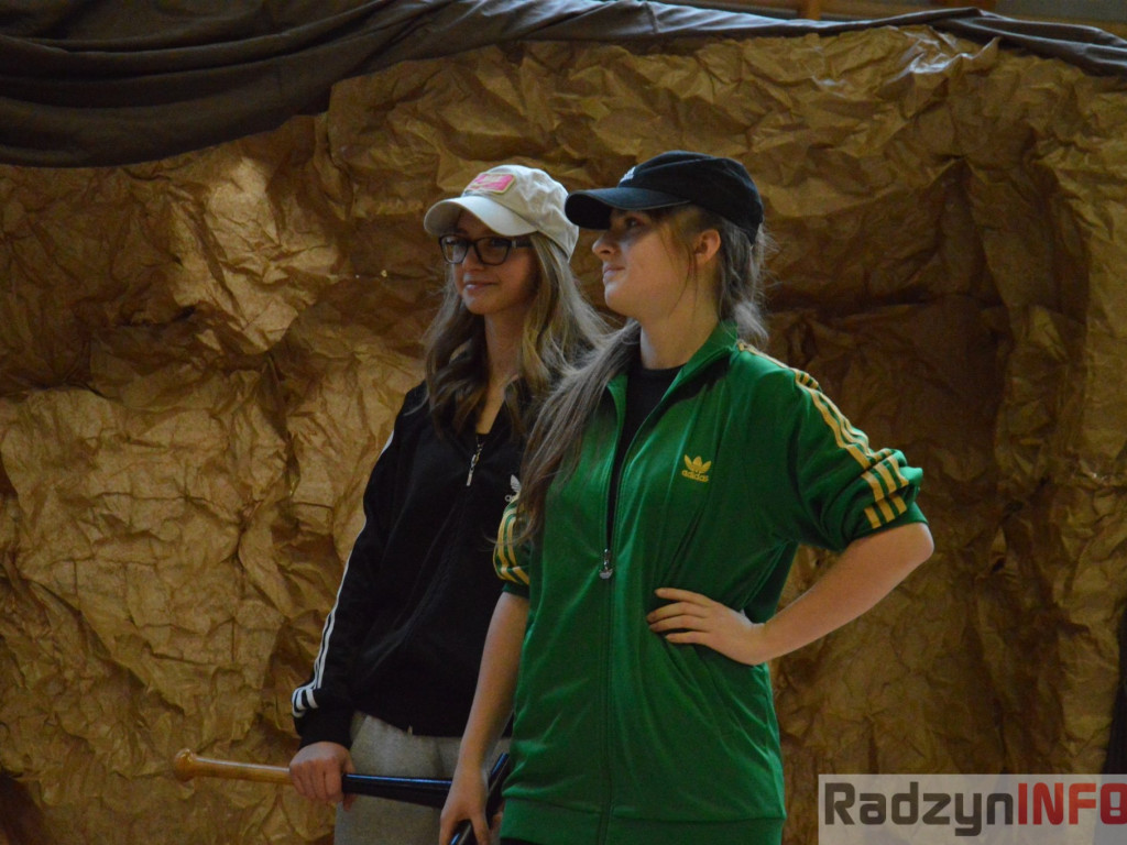 Wesołe jasełka w I LO