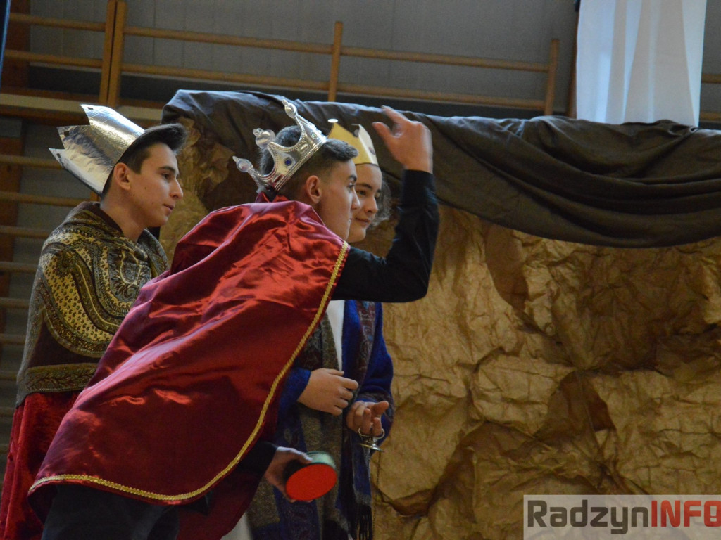 Wesołe jasełka w I LO