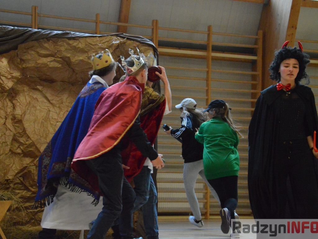 Wesołe jasełka w I LO