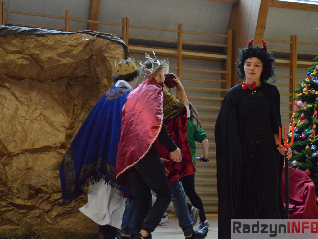 Wesołe jasełka w I LO