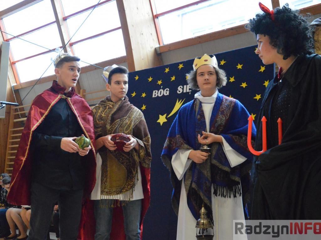 Wesołe jasełka w I LO