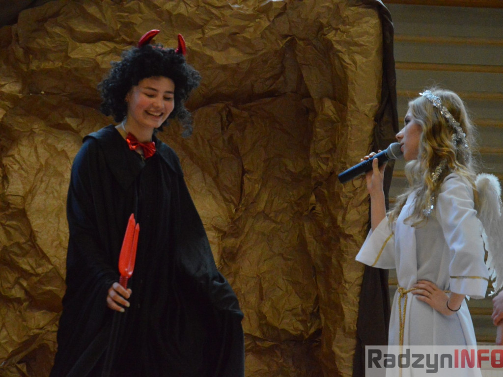 Wesołe jasełka w I LO