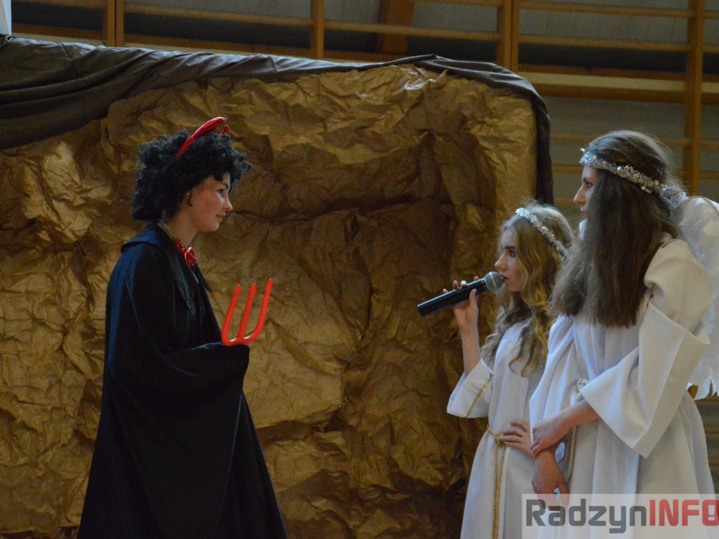 Wesołe jasełka w I LO