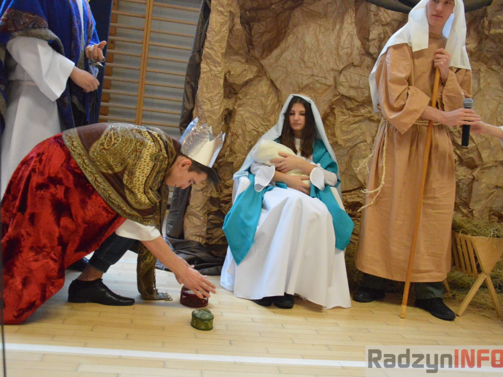 Wesołe jasełka w I LO