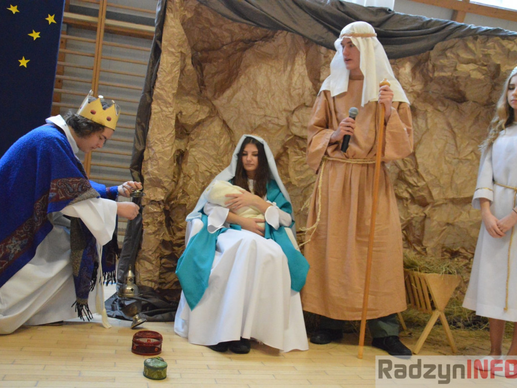 Wesołe jasełka w I LO