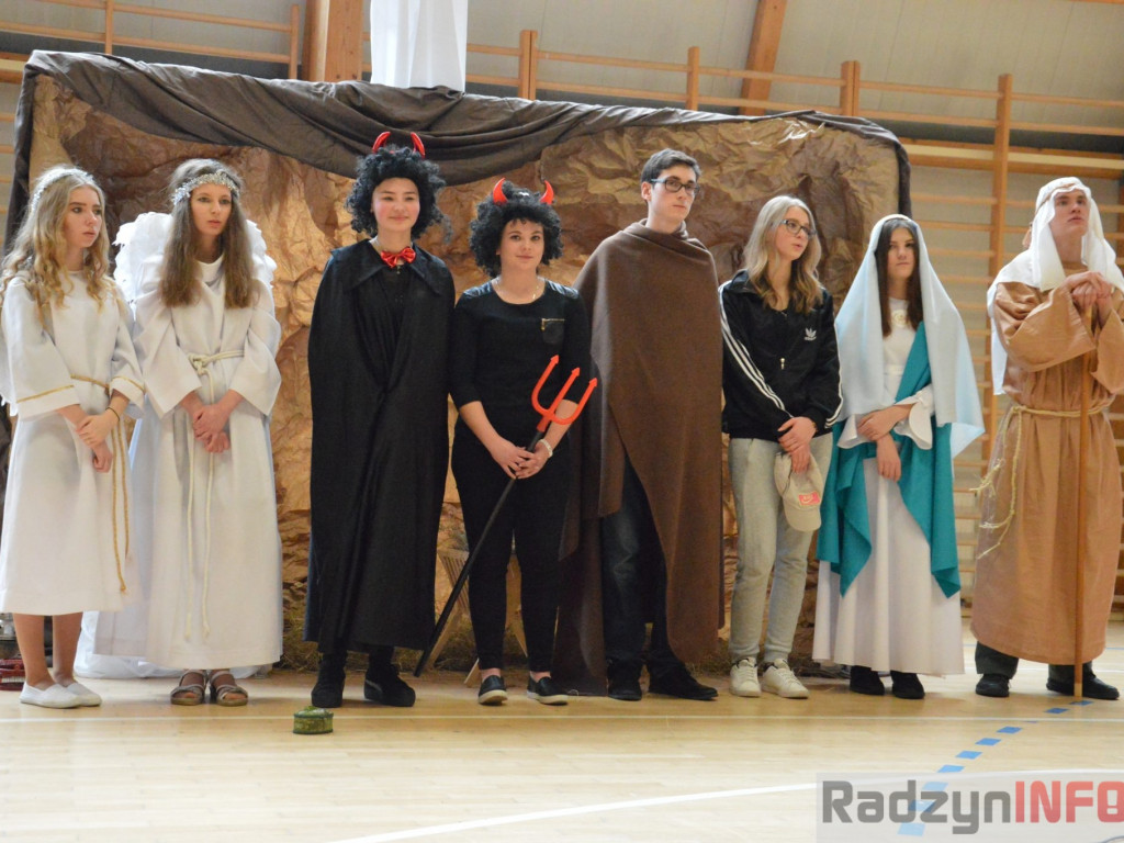 Wesołe jasełka w I LO