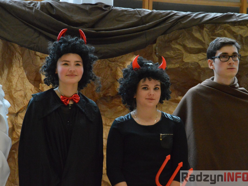 Wesołe jasełka w I LO