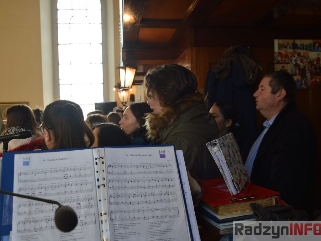 Kolęda z chórem młodzieżowym