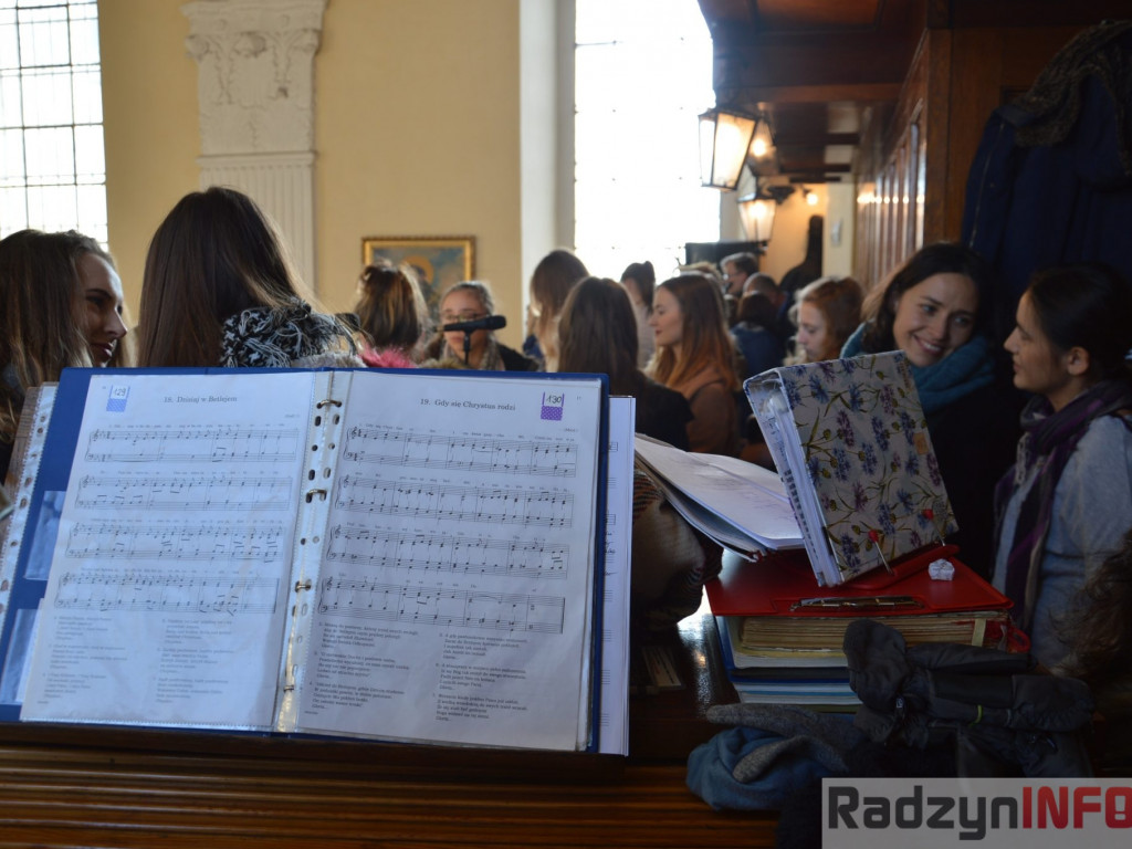 Kolęda z chórem młodzieżowym
