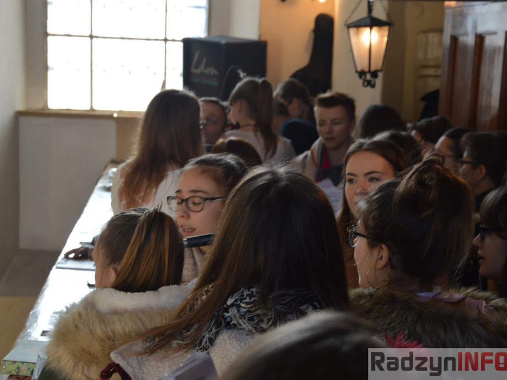 Kolęda z chórem młodzieżowym