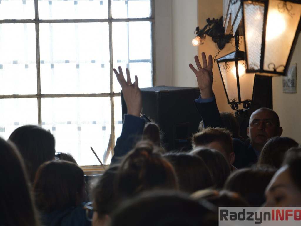 Kolęda z chórem młodzieżowym