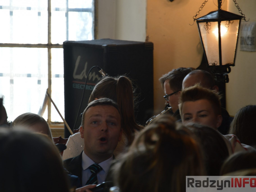 Kolęda z chórem młodzieżowym