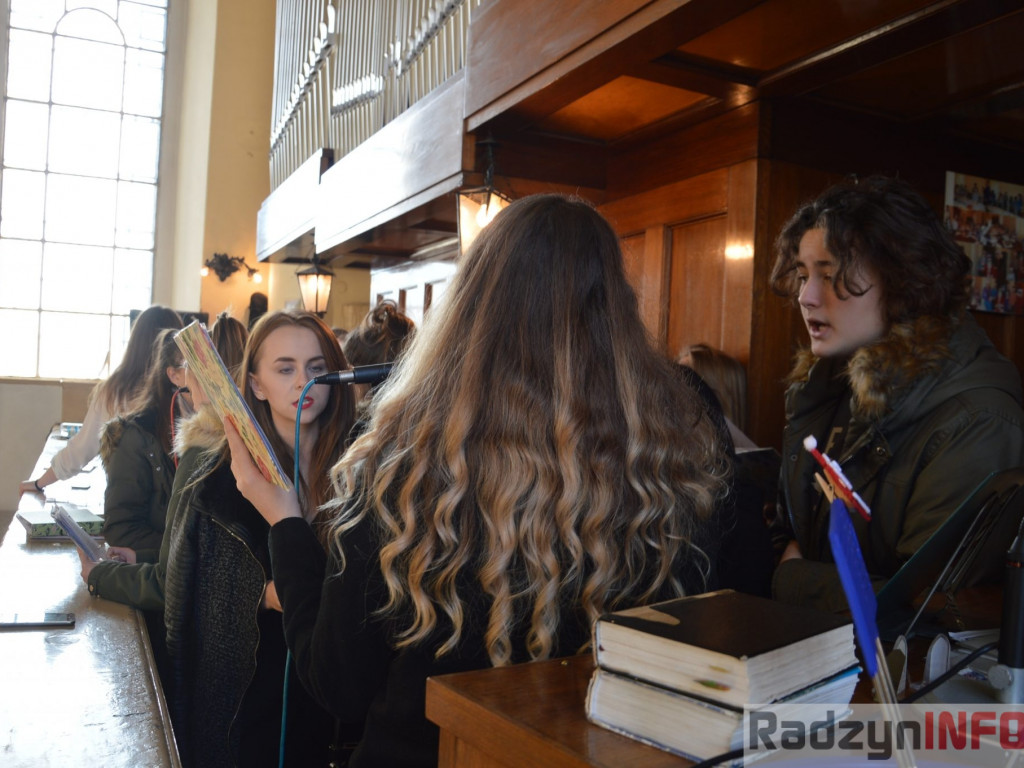 Kolęda z chórem młodzieżowym