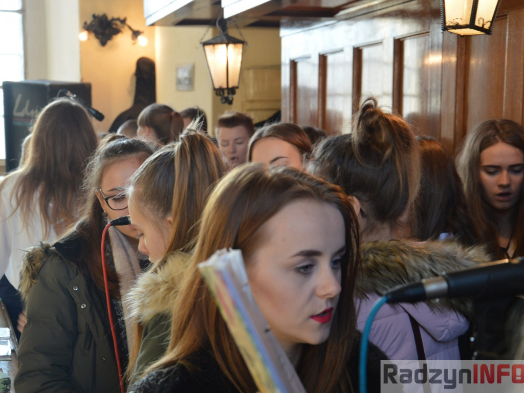 Kolęda z chórem młodzieżowym