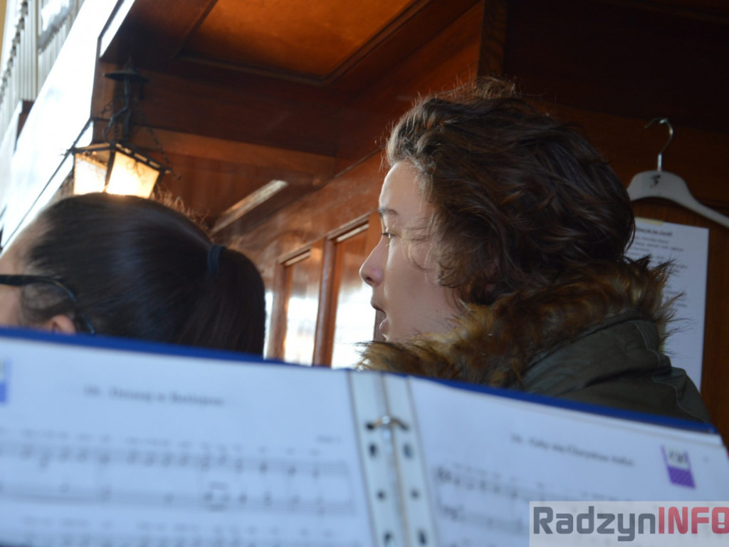 Kolęda z chórem młodzieżowym