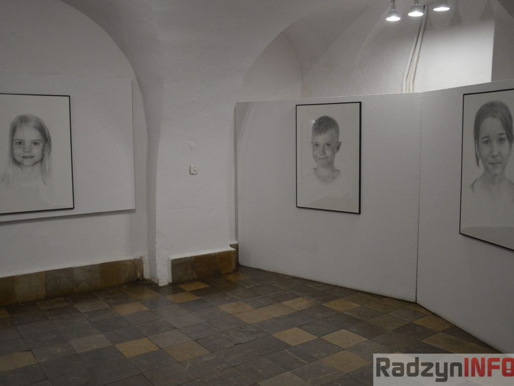 Wystawa rysunku Antoniny Bożym-Rotari