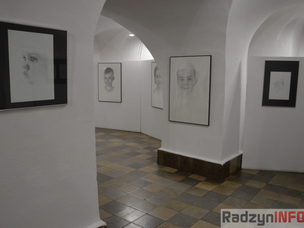 Wystawa rysunku Antoniny Bożym-Rotari