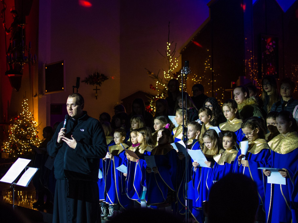 Rodzinne kolędowanie w MBNP