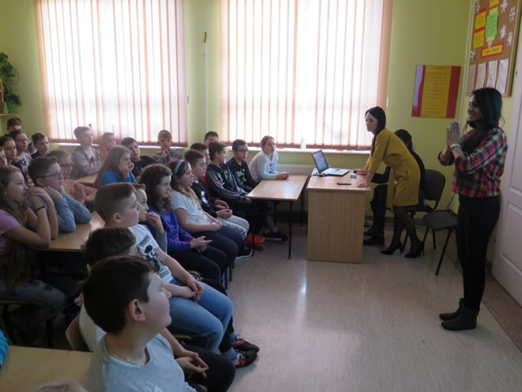 Warsztaty językowe i kulturoznawcze w Szkole Podstawowej w Domaszewnicy